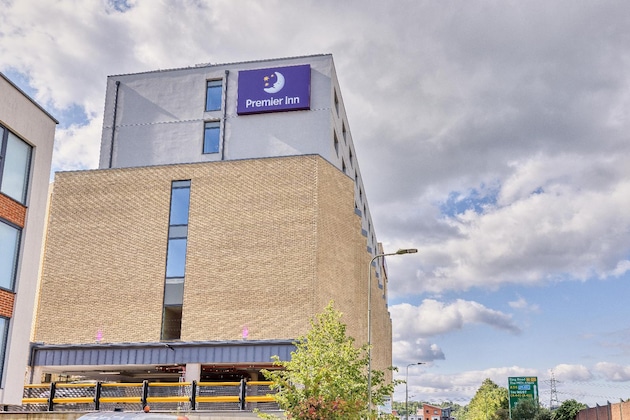 Gallery - Premier Inn Oxford Botley