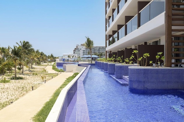 Gallery - Royalton Splash Riviera Cancun