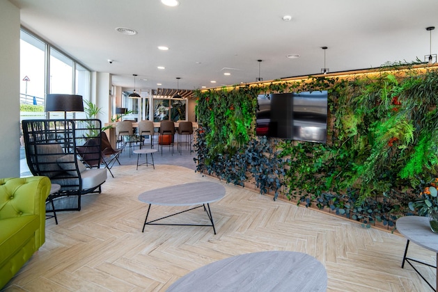 Gallery - Ibis Styles Santander