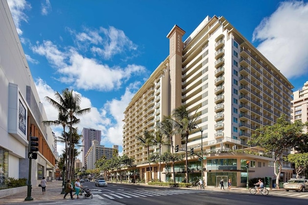 Gallery - Hilton Garden Inn Waikiki Beach