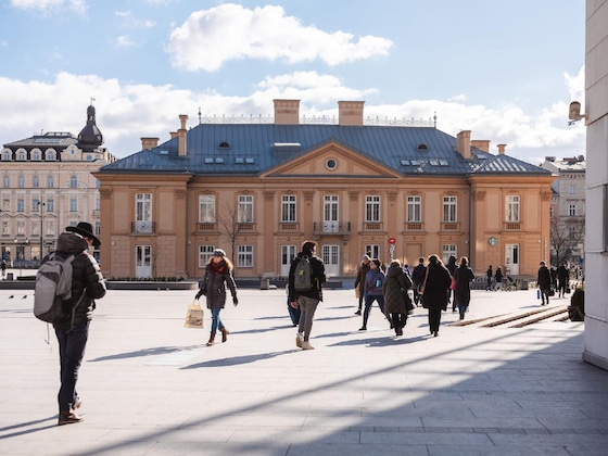 Gallery - Central Palace