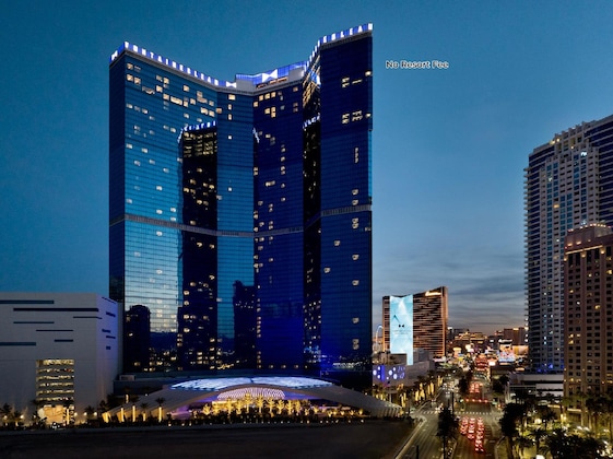 Gallery - Fontainebleau Las Vegas, Michelin Key Award Hotel
