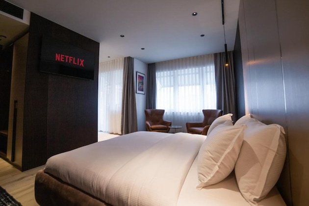 Gallery - Emery Hotel Pristina