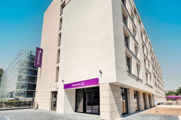 Gallery - Premier Inn Darmstadt City Centre