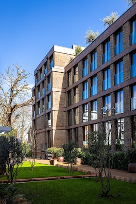 Gallery - The Brondesbury By Nestor