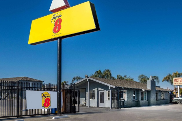Gallery - Super 8 By Wyndham Bakersfield Ca