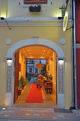 Gallery - Promenade Hotel