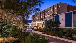 I Resort Beach Hotel & Spa
