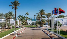 Hari Club Beach Resort