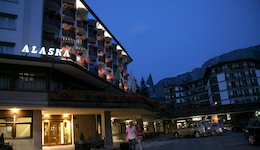 Hotel Alaska Cortina