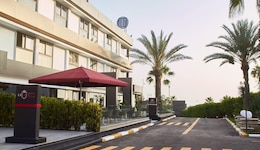 Mabrouk Hotel And Suites