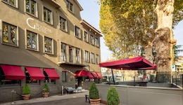 The Glam Boutique Hotel & Apt