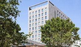Acta Voraport Hotel