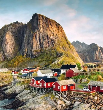 Cruising by Reine