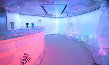 Bar & Lounge