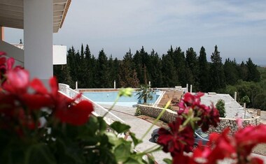 Gerakas Belvedere Hotel & Luxury Suites
