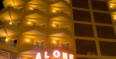 Hotel Medsur Alone