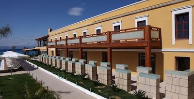 Villa Di Mare Seaside Suites