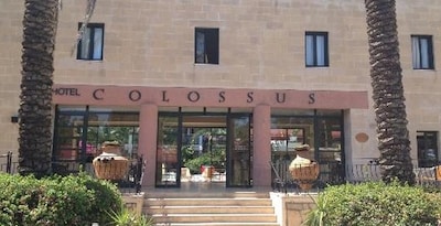 Hotel Colossus