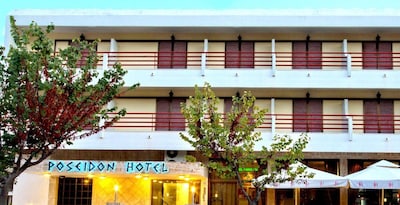 Poseidon Hotel And Apartments