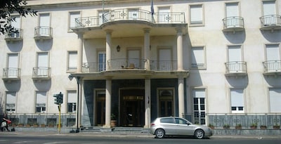 Mariano Iv Palace Hotel