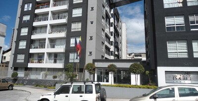 PLAZA FOCH Area - APARTMENTS with Balcony