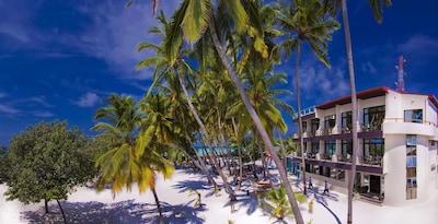 Kaani Beach Hotel At Maafushi
