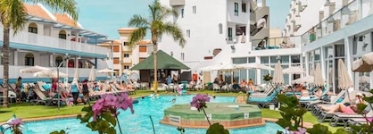 Playaolid Suites & Apartments