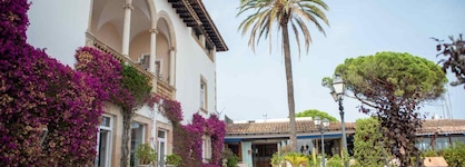 Hotel Roger De Flor By Seleqtta