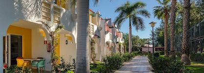 Bungalows Cordial Green Golf