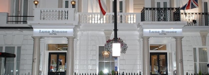 Luna Simone Hotel