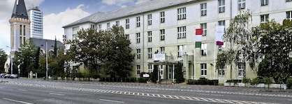 Hotel Millennium