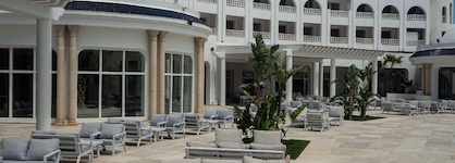 Royal Tulip Taj Sultan