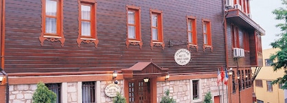 Tashkonak Hotel