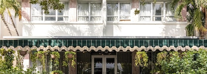 Crest Hotel Suites
