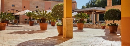 Pula Suites Boutique Resort