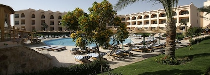 Flamenco Beach & Resort