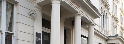 Kensington Gardens Hotel