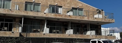 Charisma De Luxe Hotel