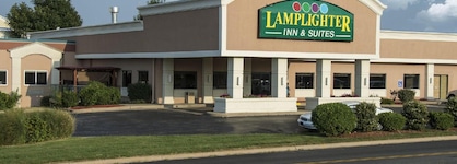 Lamplighter Inn & Suites - North