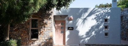 Pleiades Luxurious Villas