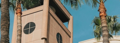 Courtyard By Marriott Los Angeles Lax Century Boulevard