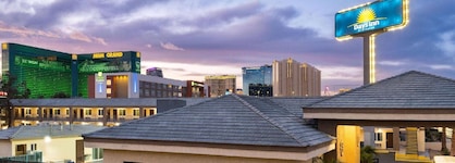 Days Inn By Wyndham Las Vegas Airport Near The Strip