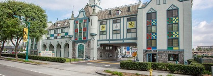Castle Inn And Suites