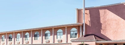Rodeway Inn Near Melrose Ave
