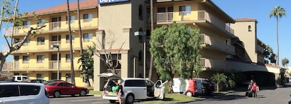 Days Inn By Wyndham Buena Park