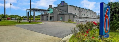 Motel 6 Montgomery Airport