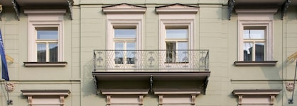 Golden Angel Suites By Adrez Living