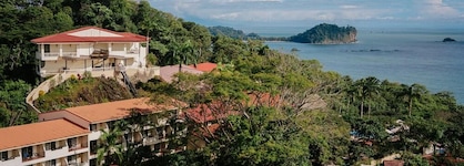 Parador Nature  Resort & Spa