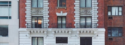 6 Columbus Central Park Hotel